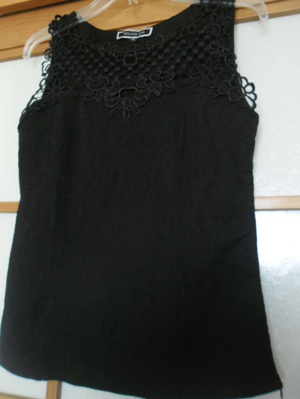 Elegant Melanie Lyne Black Sleeveless Top With Floral Lace Yoke. Sml-medium fit. - Picture 1 of 6